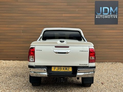 Toyota HILUX 2.4 Hi-luxury Invincible White #4