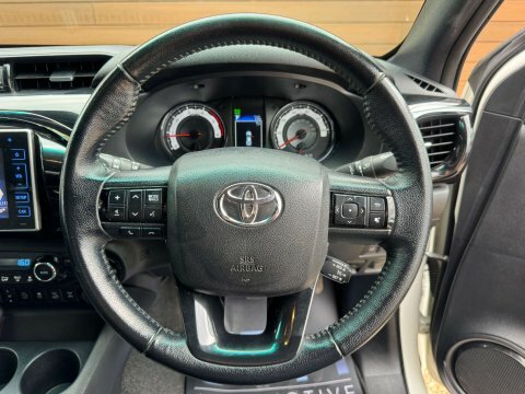 Toyota HILUX Active Dcab Pick Up 2.4 D-4d White #27