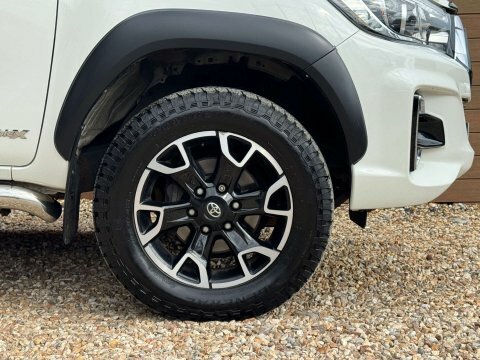 Toyota HILUX Active Dcab Pick Up 2.4 D-4d White #12