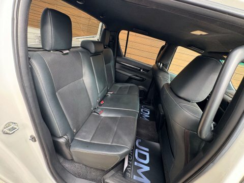 Toyota HILUX Active Dcab Pick Up 2.4 D-4d White #22