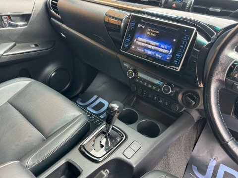 Toyota HILUX Active Dcab Pick Up 2.4 D-4d White #21