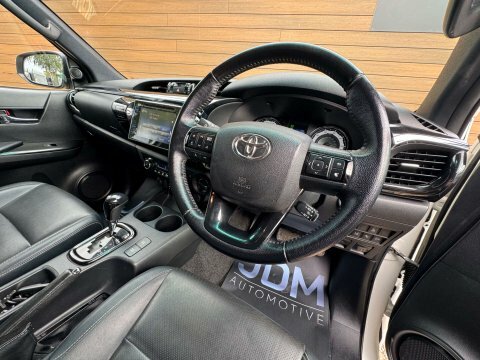 Toyota HILUX Active Dcab Pick Up 2.4 D-4d White #25
