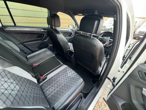 Volkswagen Tiguan 1.5 Tsi 150 Active Dsg Black #20