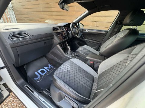 Volkswagen Tiguan 1.5 Tsi 150 Active Dsg Black #28