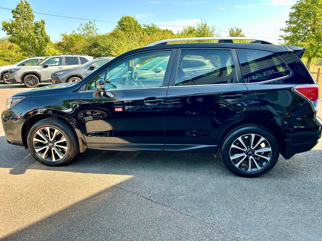 Subaru Forester 2.0 Xt Lineartronic Black #4
