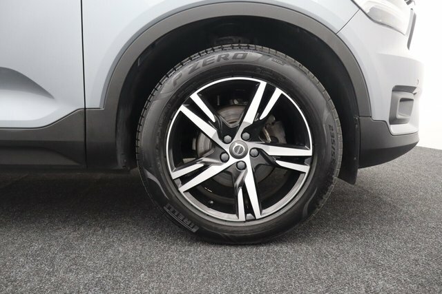 Volvo XC40 T3 R-design Sat Grey #3