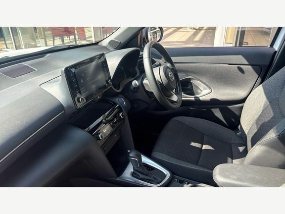 Toyota Yaris Cross 1.5 Vvt-h Design E-cvt Euro 6 Ss LV73YJJ White #5