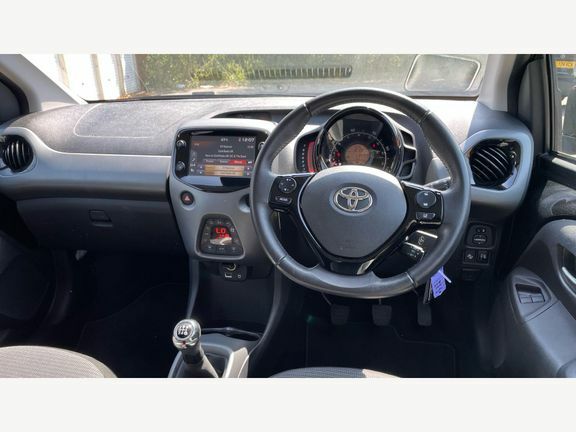Toyota Aygo X X-trend Tss Black #6