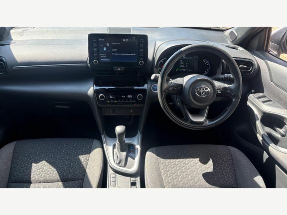 Toyota Yaris Cross Design Fwd LV23UVD White #6
