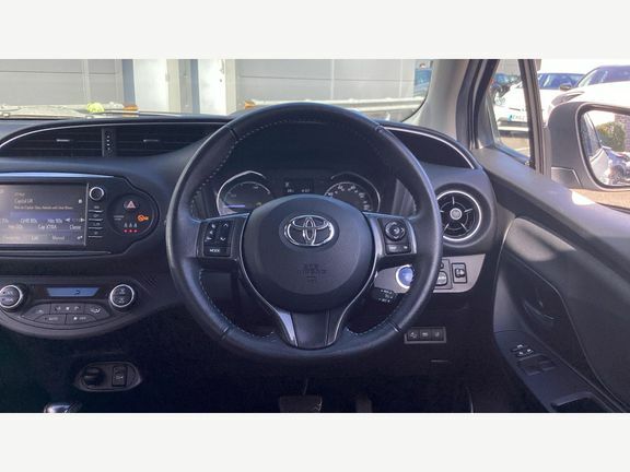 Toyota Yaris Y20 1.5 Hybrid LT70UCE White #6