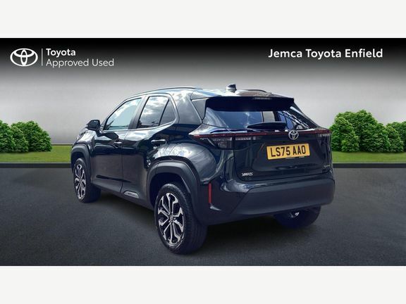 Toyota Yaris Cross Design Fwd Black #4