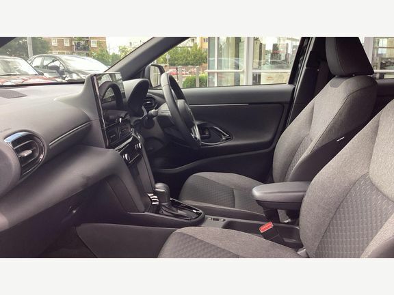 Toyota Yaris Cross Design Fwd Black #5