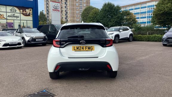 Toyota Yaris 1.5 Vvt-h Design E Cvt Grey #25