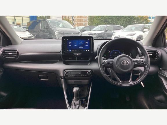 Toyota Yaris Design White #6