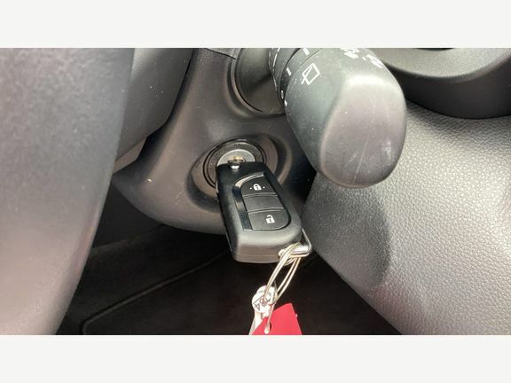 Toyota Yaris 1.5 Vvt-h Design E Cvt Grey #15