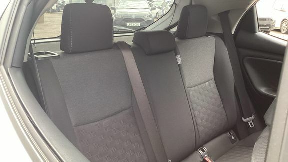 Toyota Yaris 1.5 Vvt-h Design E Cvt Grey #39