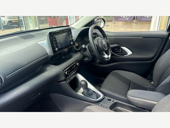 Toyota Yaris Icon Black #5