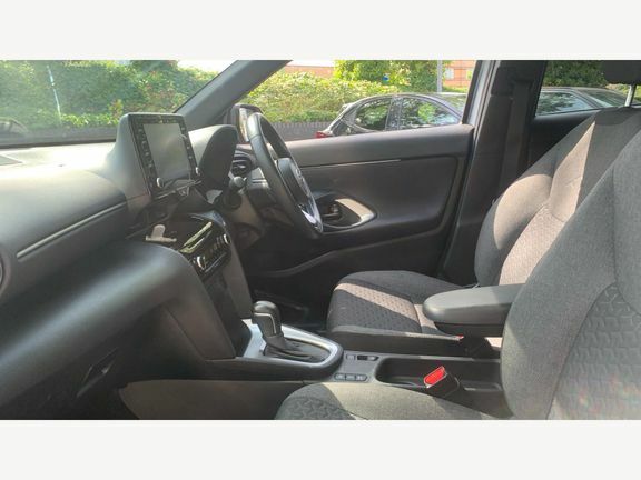 Toyota Yaris Cross Design Fwd Silver #5