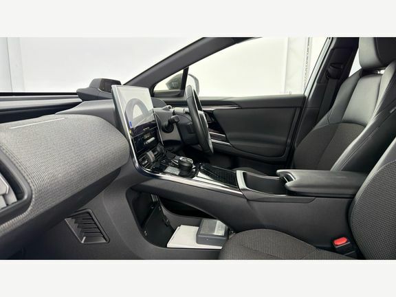 Toyota bZ4X 71.4Kwh Motion 11Kw Obc White #5