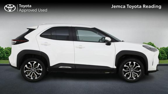 Toyota Yaris Cross Design Black #23