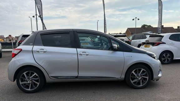 Toyota Yaris 1.5 Vvt-h Dynamic E-cvt Euro 6 Ss  #22