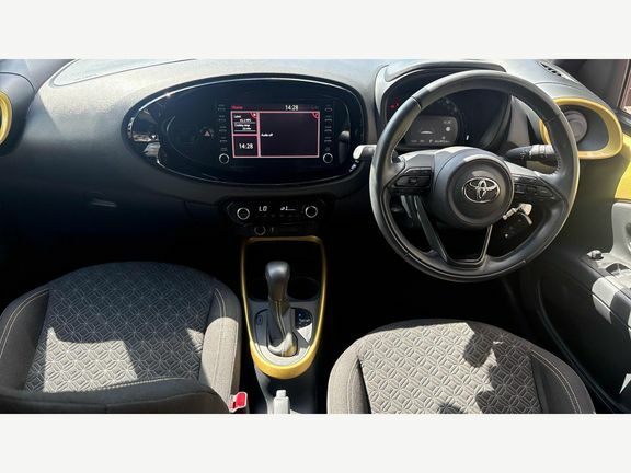 Toyota Aygo X Edge Parking Pack Gold #6