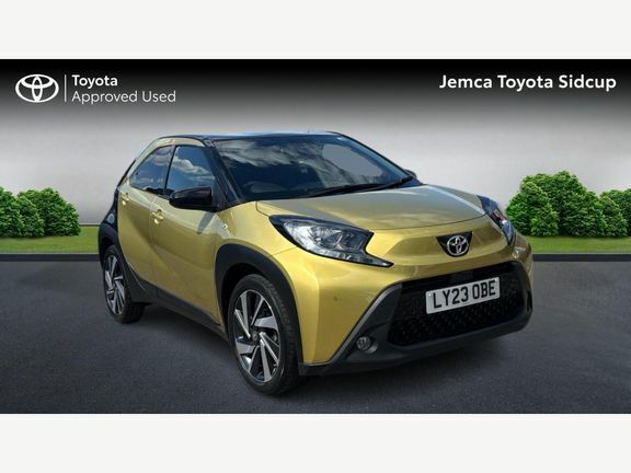 Toyota Aygo X Edge Parking Pack Gold