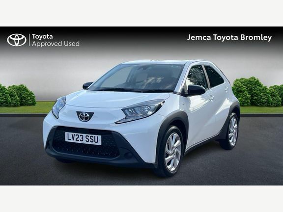 Toyota Aygo X Pure Automatic White #3
