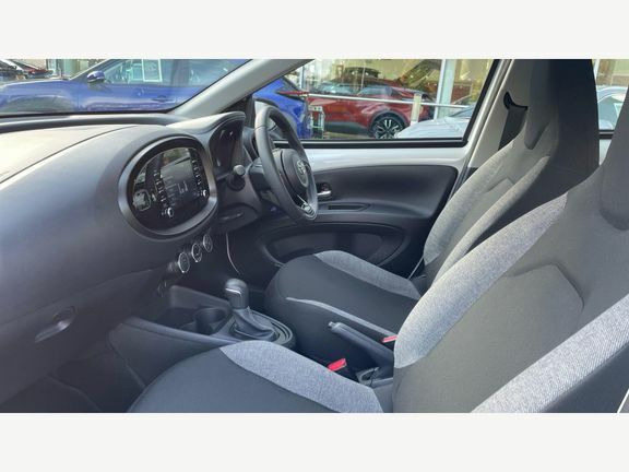 Toyota Aygo X Pure Automatic White #5