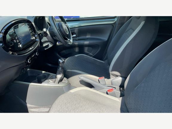 Toyota Aygo X Edge Manual Green #5