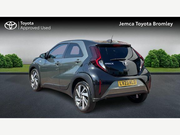 Toyota Aygo X Edge Manual Green #4