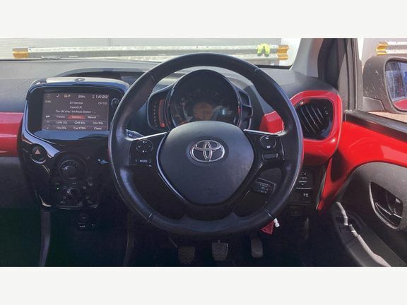 Toyota Aygo 1.0 Vvt-i X-clusiv Tss X-shift Black #7