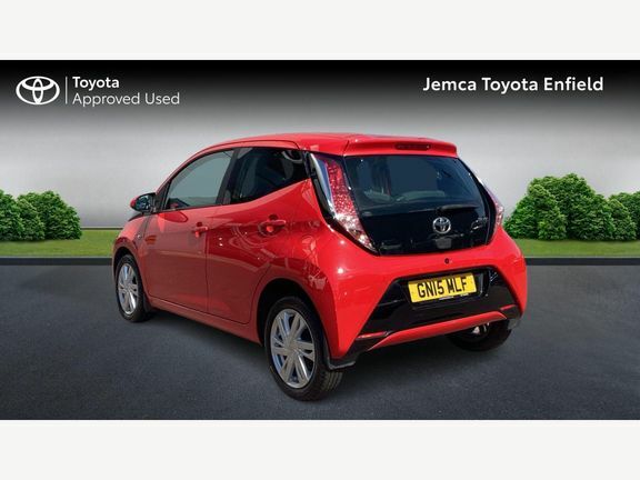 Toyota Aygo 1.0 Vvt-i X-pression Euro 5 Euro 5 Red #4