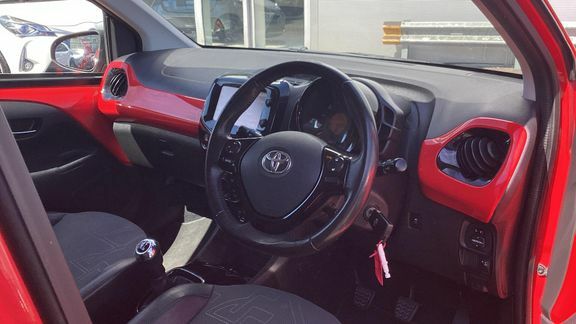 Toyota Aygo 1.0 Vvt-i X-clusiv Tss X-shift Black #37