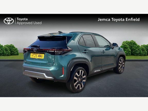 Toyota Yaris Cross Excel Fwd Pan Roof Green #2