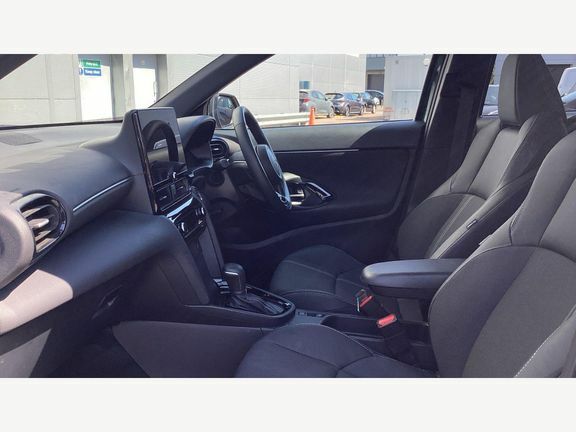 Toyota Yaris Cross Excel Fwd Pan Roof Green #5