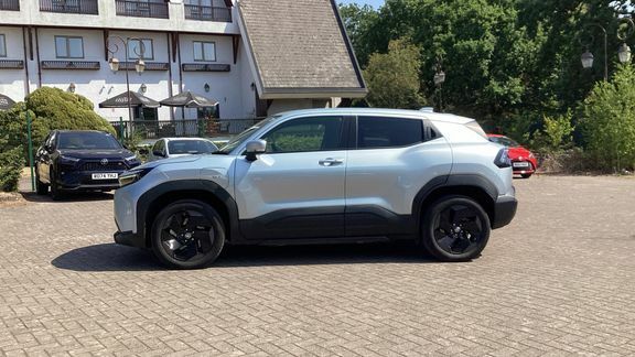 Toyota Urban Cruiser 61Kwh Design Suv 174 Ps Blue #24