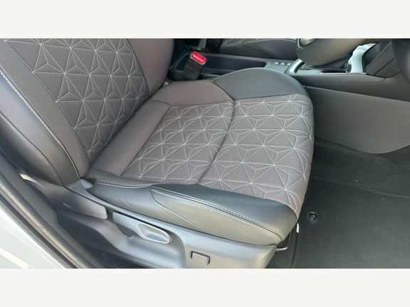 Toyota Yaris Cross 1.5 Vvt-h Design E-cvt Euro 6 Ss White #17