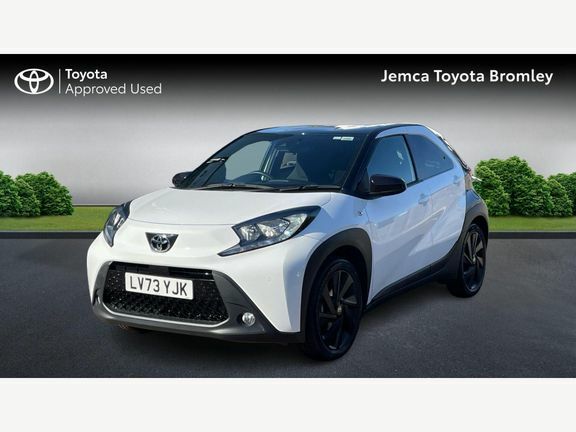 Toyota Aygo X Edge Parking Pack White #3