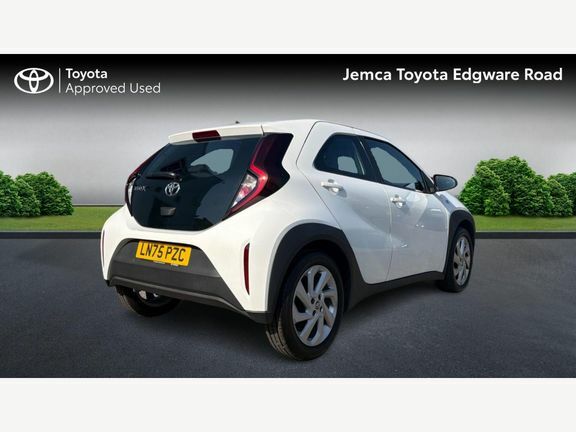 Toyota Aygo X Pure Manual White #2