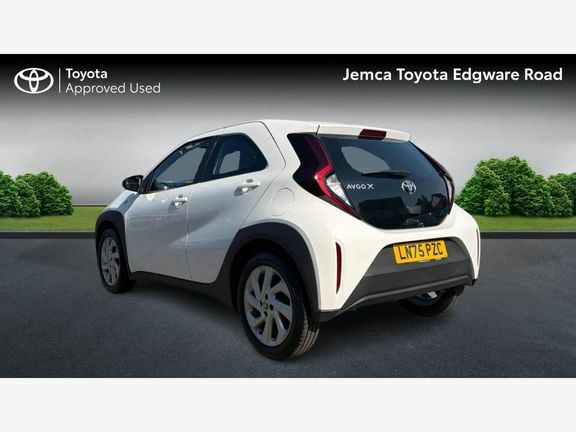 Toyota Aygo X Pure Manual White #4