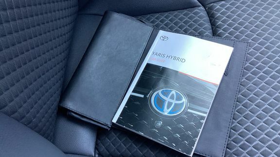 Toyota Yaris 1.5 Hybrid Icon Cvt #26