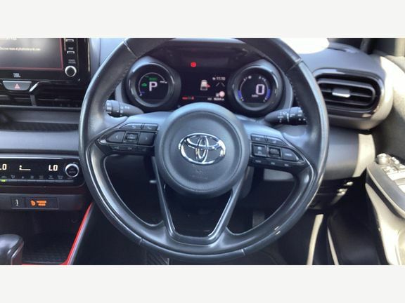 Toyota Yaris 1.5 Hybrid Icon Cvt #9