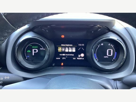 Toyota Yaris 1.5 Hybrid Icon Cvt #10