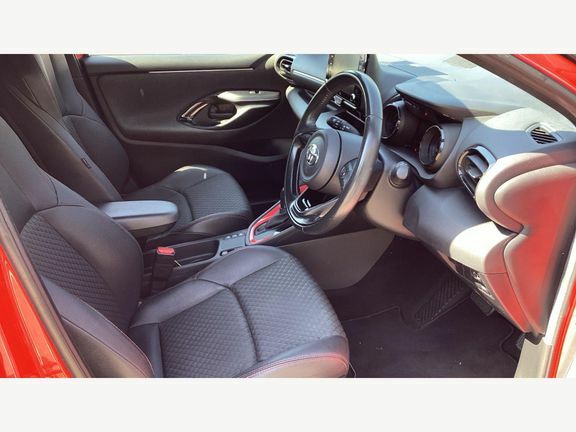 Toyota Yaris 1.5 Hybrid Icon Cvt #11