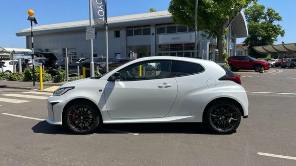 Toyota Yaris Toyota 1.5 Hybrid Design Cv Grey #24