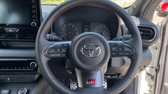 Toyota Yaris Toyota 1.5 Hybrid Design Cv Grey #7