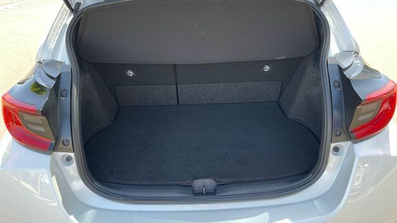 Toyota Yaris Toyota 1.5 Hybrid Design Cv Grey #13