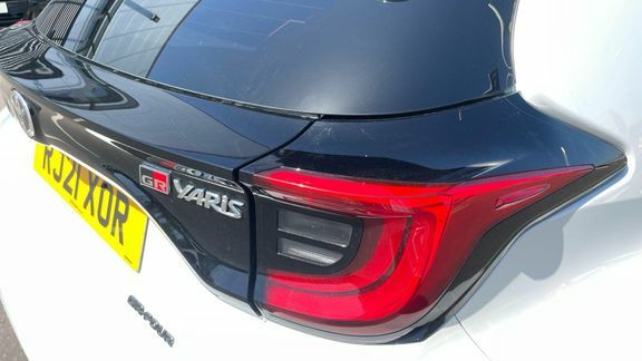 Toyota Yaris Toyota 1.5 Hybrid Design Cv Grey #21