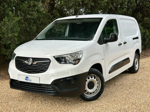 Vauxhall Combo Dynamic 2300 L2 White